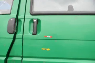 T4 Transporter Tür links Schiebetür mit Scheibe Multivan Caravelle grün Polizei - Bild 6