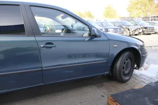 Seat Leon Toledo 1M Tür vorne rechts Beifahrertür grün LS5W AZUL TOPACIO L5SW - Bild 1