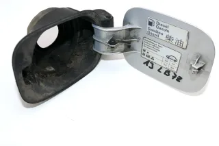 VW Golf 4 Variant Kombi Tankdeckel Deckel Tank Tankverschluß silber LB7Z - Bild 1