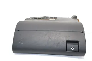 Audi A4 B5 Handschuhfach schwarz Handschuhfachdeckel Deckel Klappe Kratzer - Bild 1