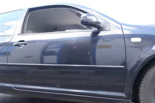 VW Golf 4 Tür vorne rechts Beifahrertür 2/3-Türer schwarz LC9Z ohnAnbauteile - Bild 1