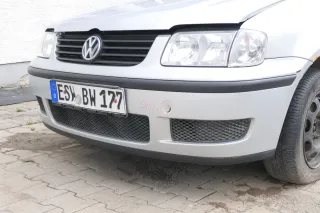 VW Polo 6N2 Stoßstange vorne Frontstoßstange Stoßfänger silber LB7Z + Grill - Bild 3