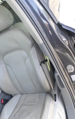 Audi Q7 4L B-Säulen Verkleidung vorne links Abdeckung um Gurt achatgrau grau - Bild 1