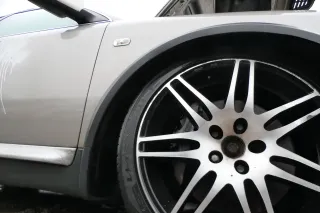 Audi A6 4Z Allroad Kotflügel vorne rechts grau + Leiste - Bild 6