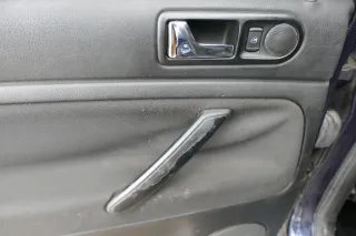 1x Passat 3B 3BG Türverkleidung Verkleidung Tür hinten link Griff Öffner schwarz - Bild 2