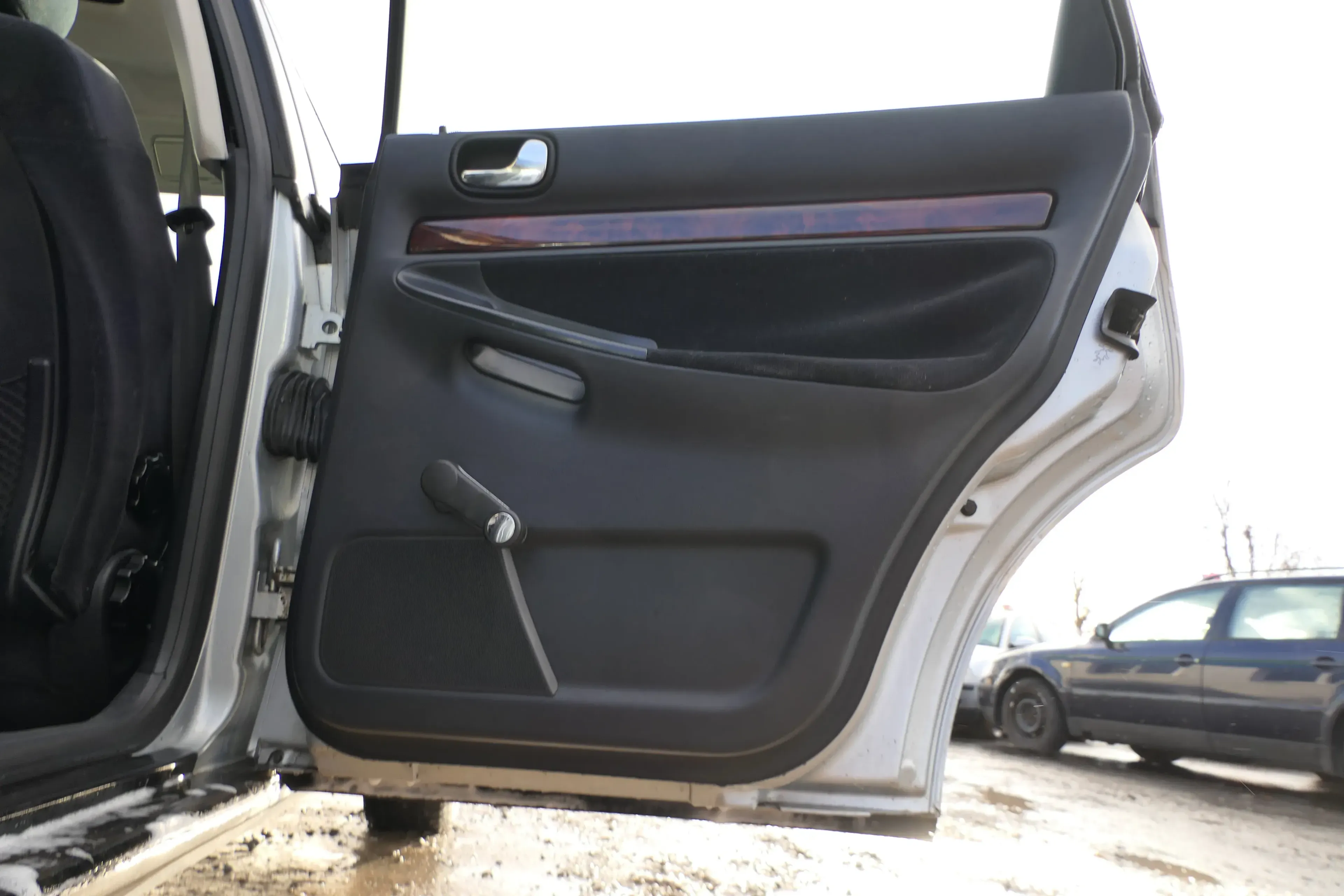 1x Audi A4 B5 Türverkleidung Verkleidung Tür hinten rechts - Bild 1