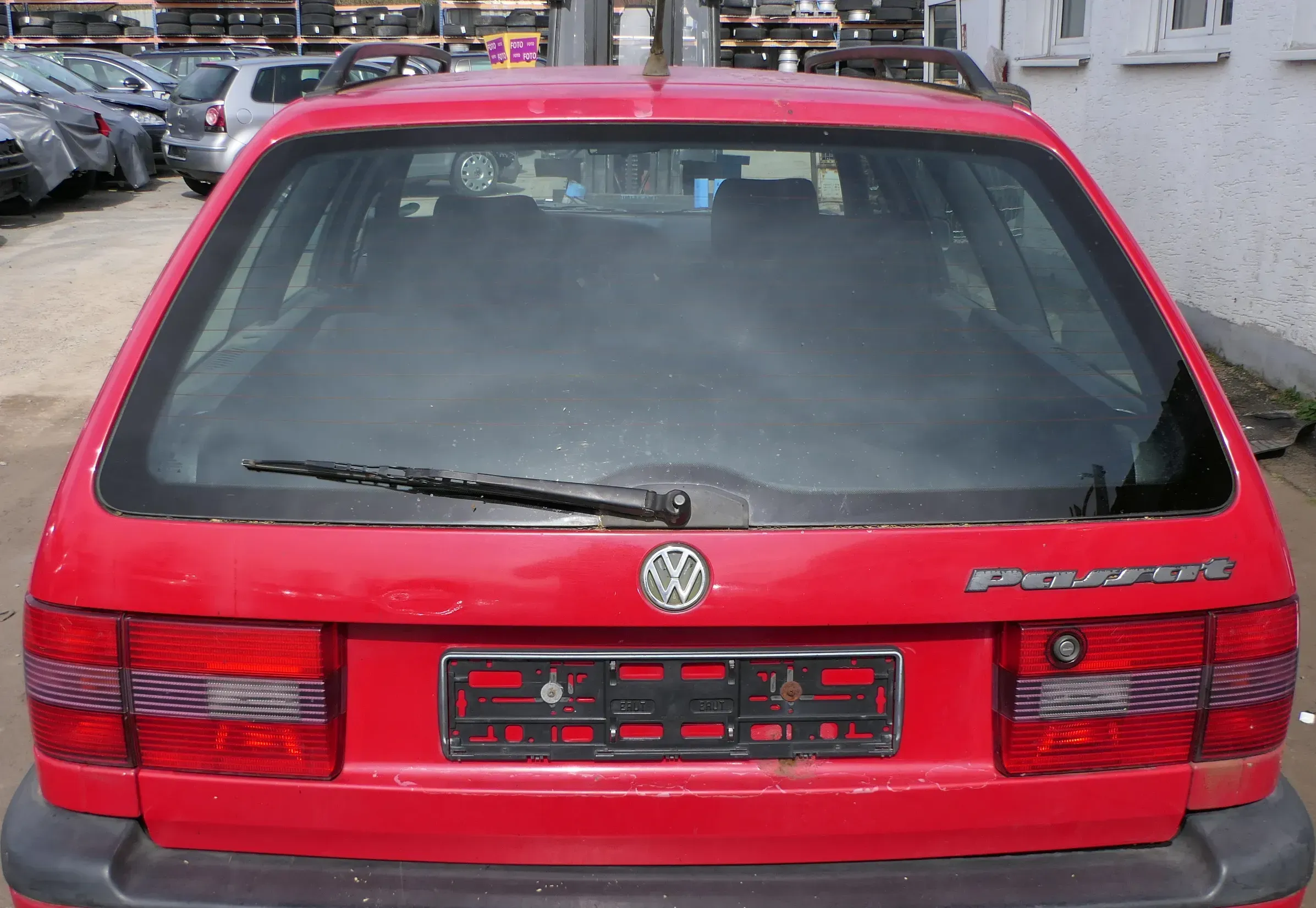 Passat 3A 35i Kombi Variant Heckklappe Klappe Kofferraumklappe rot LY3D Scheibe - Bild 1