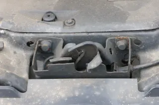 VW Golf 3 Cabrio 1E 4 Motorhaube Motorhaubenschloß Schloß Klappenschloß vorn - Bild 1