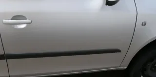 Skoda Roomster 5J Tür vorne rechts Beifahrertür - silber LA7W (ohne Anbauteile) - Bild 4