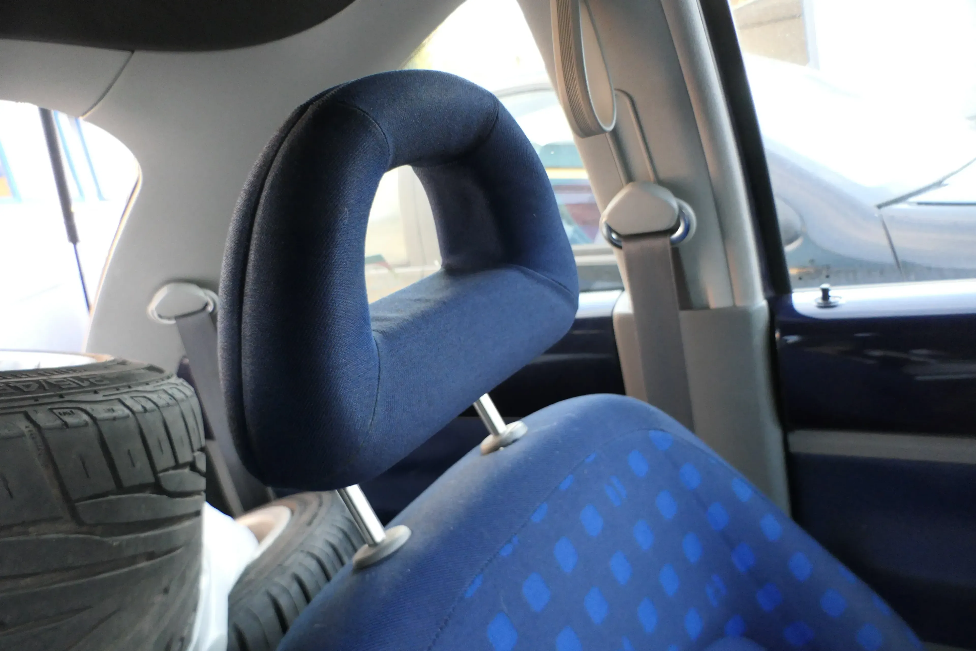 1x VW New Beetle 1Y 9C Kopfstütze vorne oder hinten vorn blau - Bild 1