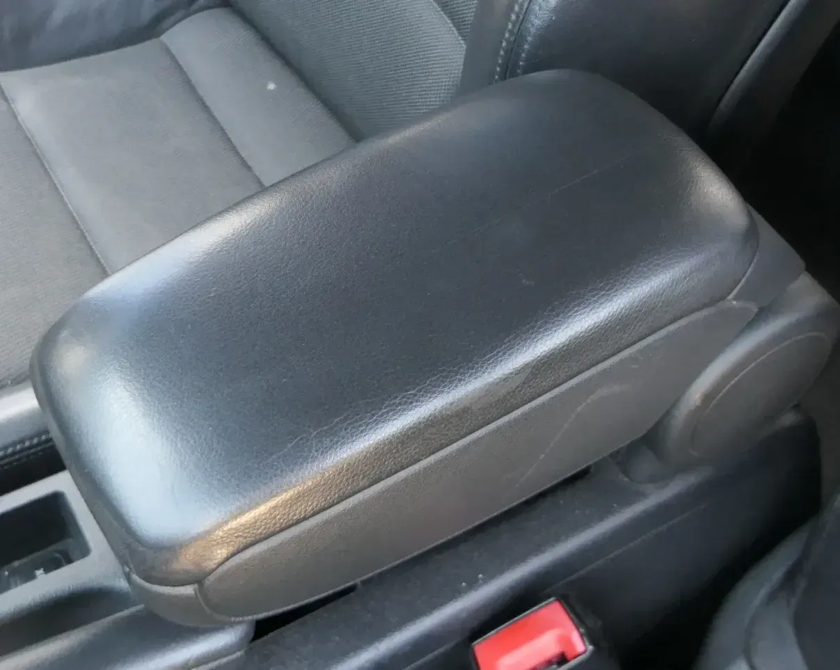 Audi A3 8P Mittelarmlehne Armlehne Fach original Leder Lehne - Griff defekt - Bild 1