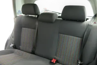 VW Polo 9N 9N3 Sitz Rückbank Sitzfläche Sitze 3 Punkt Gurt hinten Griff Öffner - Bild 2