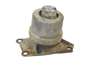 VW T5 Motorhalter Stütze Lager 2,0 Benziner AXD Motor Motorlager 7H0199256H - Bild 1