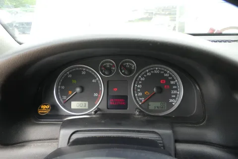 VW Passat 3BG Tacho Tachometer Kombiinstrument 376.000km 3B0920829A Diesel TDI