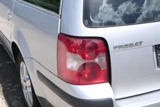 VW Passat 3BG Kombi Variant Stoßstange hinten Heckstoßstange silber LA7W - Bild 3