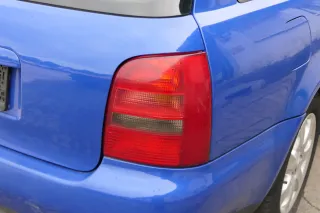 A4 B5 Kombi Heckklappe hinten Klappe Kofferraumklappe blau LZ5M Scheibe - Bild 9