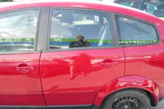 Audi A2 8Z Tür hinten links rot LY3C -mit Rahmen + Scheibe - Bild 1