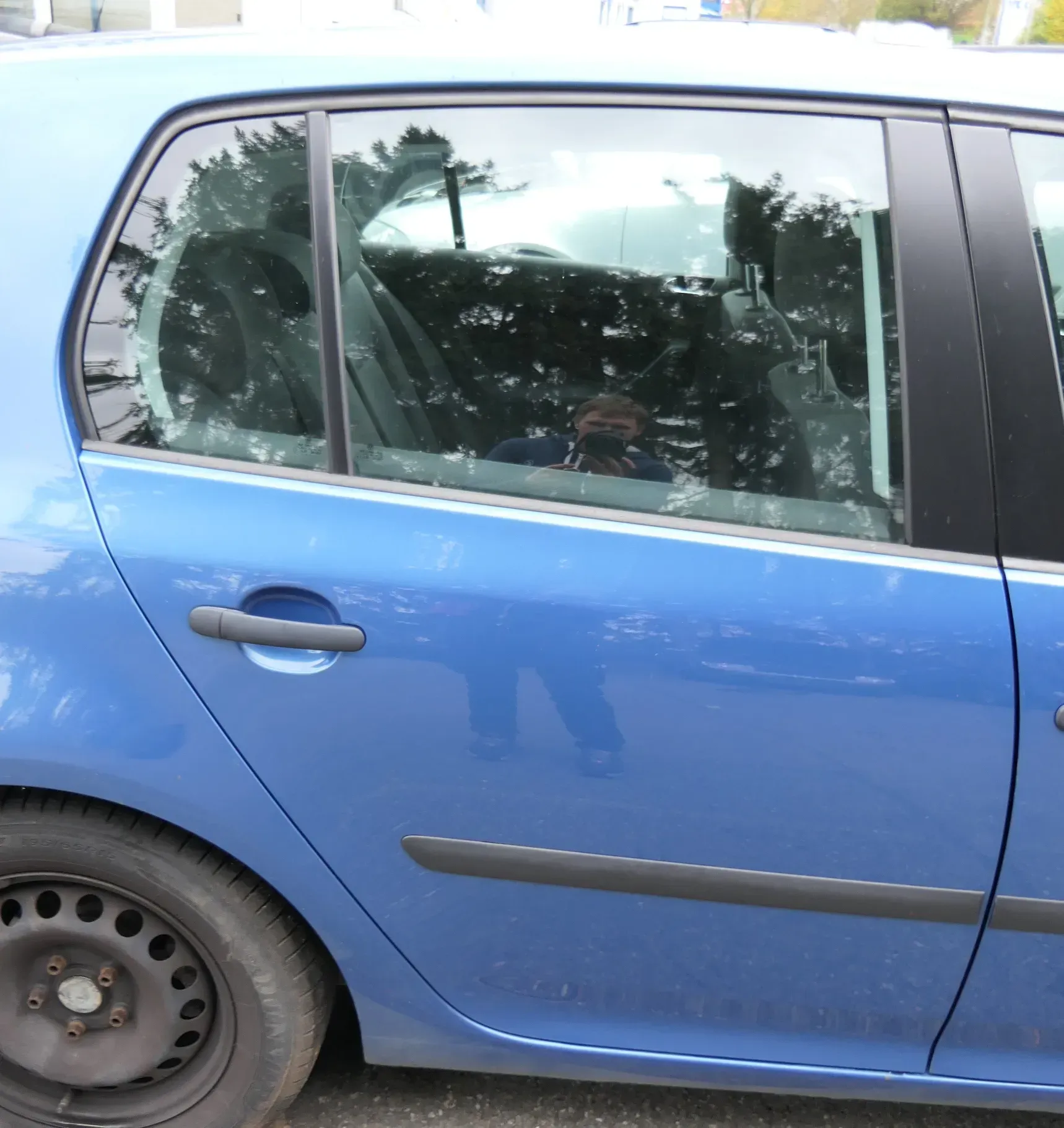 VW Golf 5 V 1K Tür Türrahmen hinten rechts 4/5-Türer blau LC5G -ohneAnbauteil - Bild 1