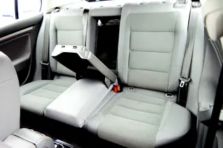 VW Golf 5 V Sitz Sitze hinten Rückbank Rücksitzbank 3 Punkt Gurt Lehne anthrazit - Bild 2