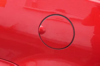 VW Polo 6N2 6N Tankdeckel Deckel Tank Tankverschluß rot LP3G Tankklappe - Bild 2
