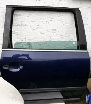 VW Passat 3B 3BG Kombi Variant Tür hinten rechts blau LB5N mit Scheibe - Bild 1