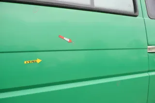 T4 Transporter Tür links Schiebetür mit Scheibe Multivan Caravelle grün Polizei - Bild 7