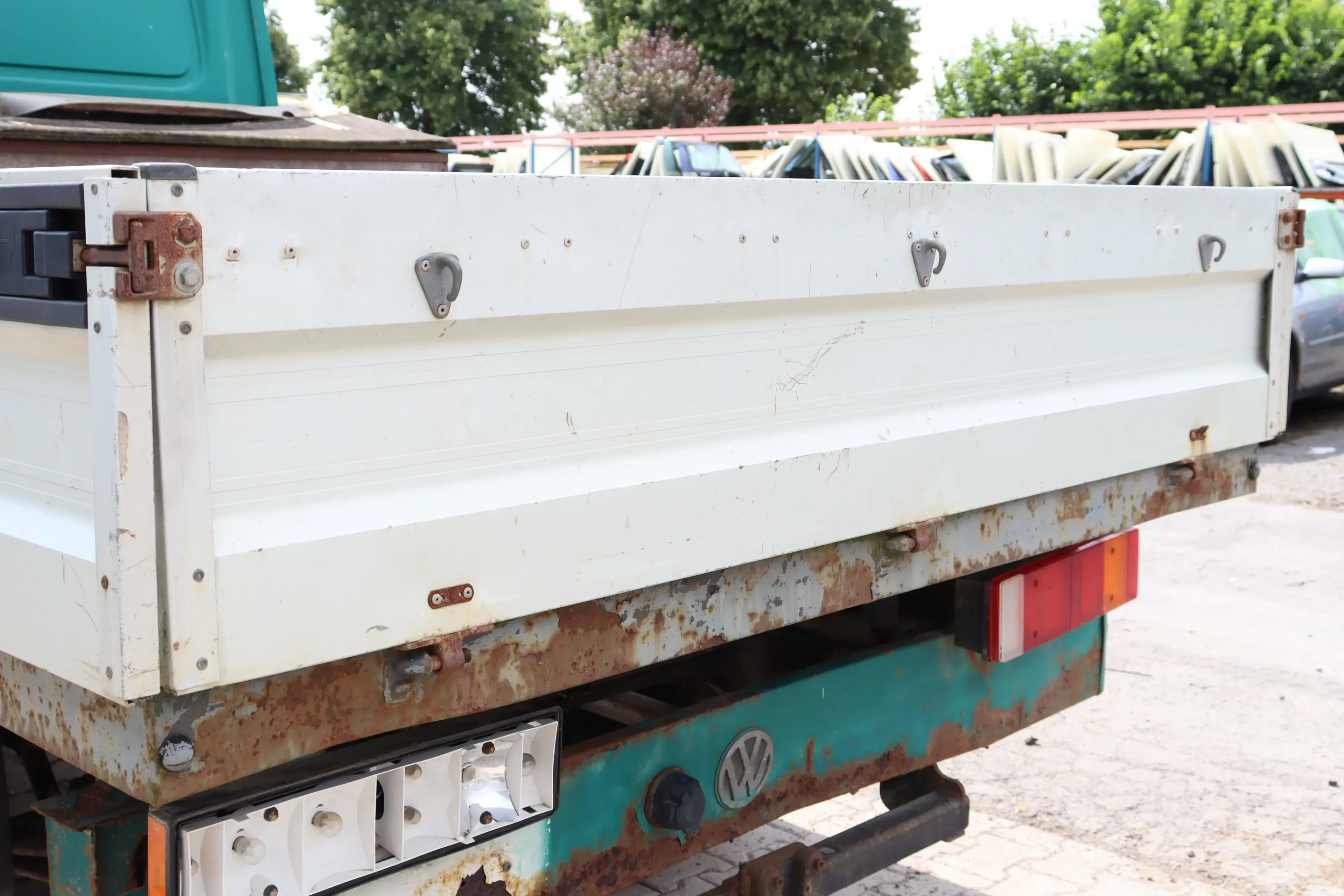 VW LT 35 2D Pritsche 1x Bordwand hinten Klappe Ladebordwand - Bild 1