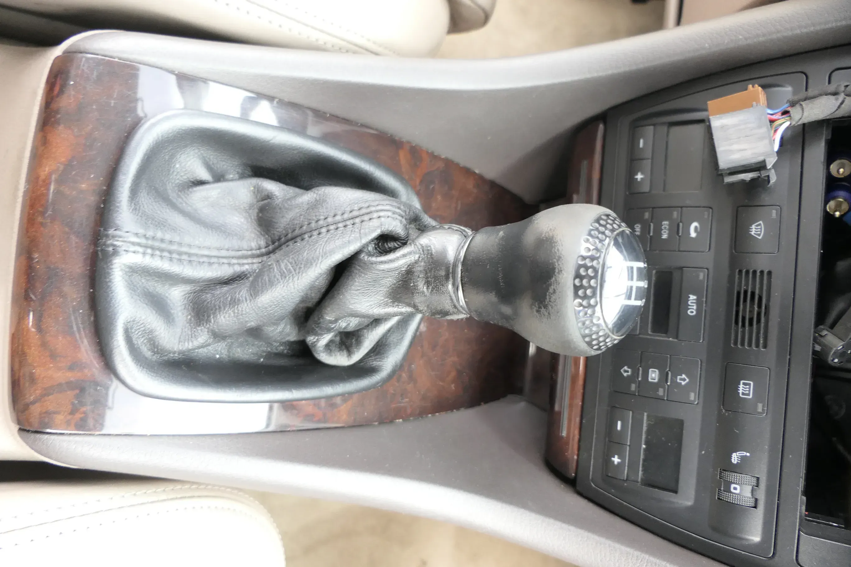 Audi A6 4B Schaltknauf Schaltsack Schaltknüppel original 6-Gang Leder schwarz - Bild 1