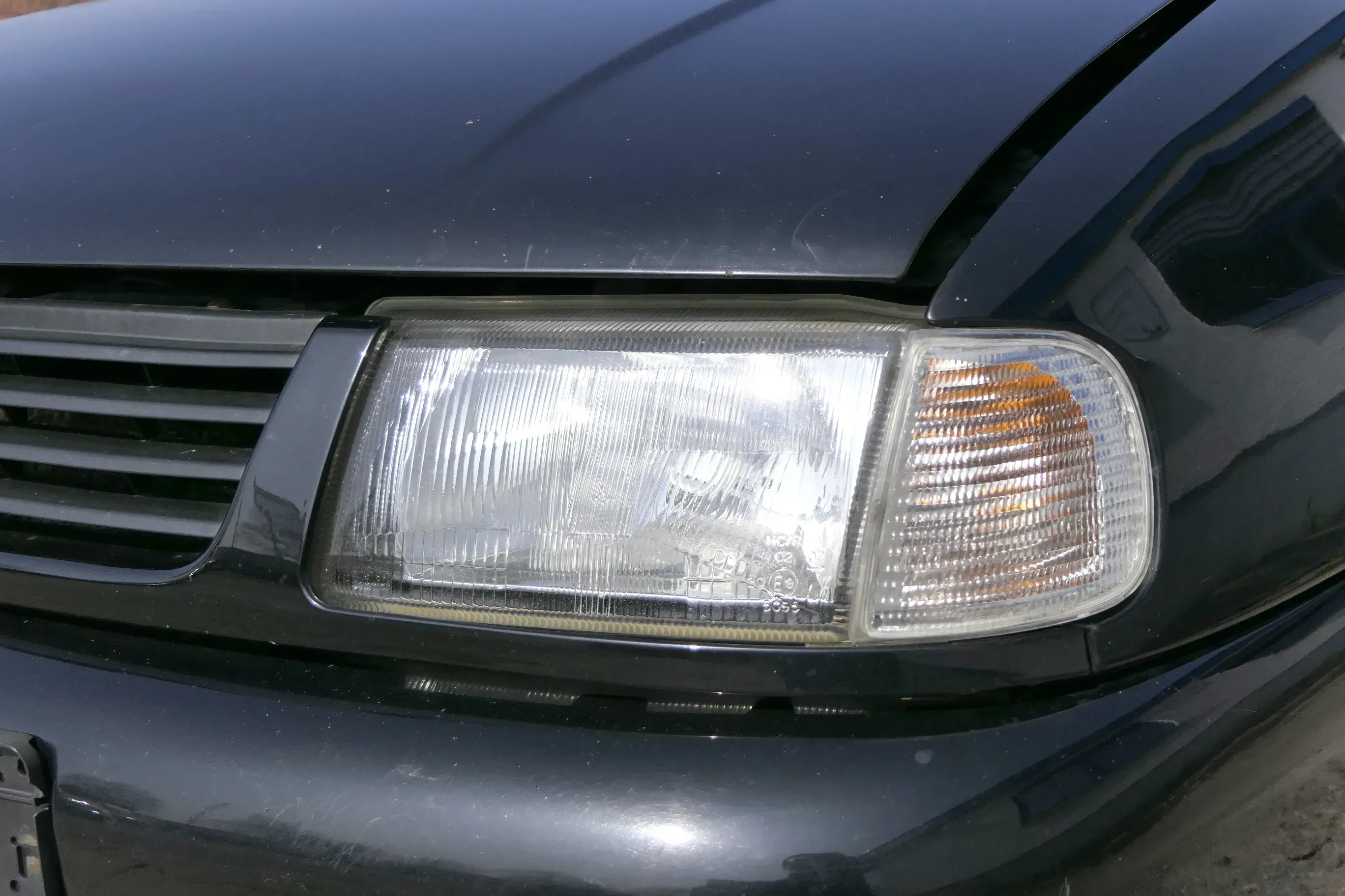 VW Polo 6K 6KV Kombi Classic Caddy 9K Scheinwerfer links vorne mit Blinker - Bild 1
