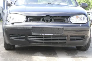 VW Golf 4 Stoßstange vorne Stoßfänger vorn vorne schwarz LC9Z schwarz SWR - Bild 1