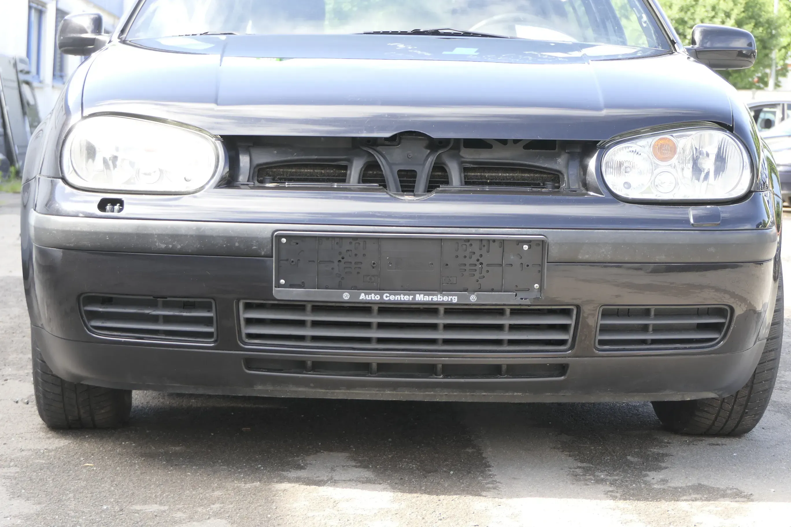 VW Golf 4 Stoßstange vorne Stoßfänger vorn vorne schwarz LC9Z schwarz SWR - Bild 1