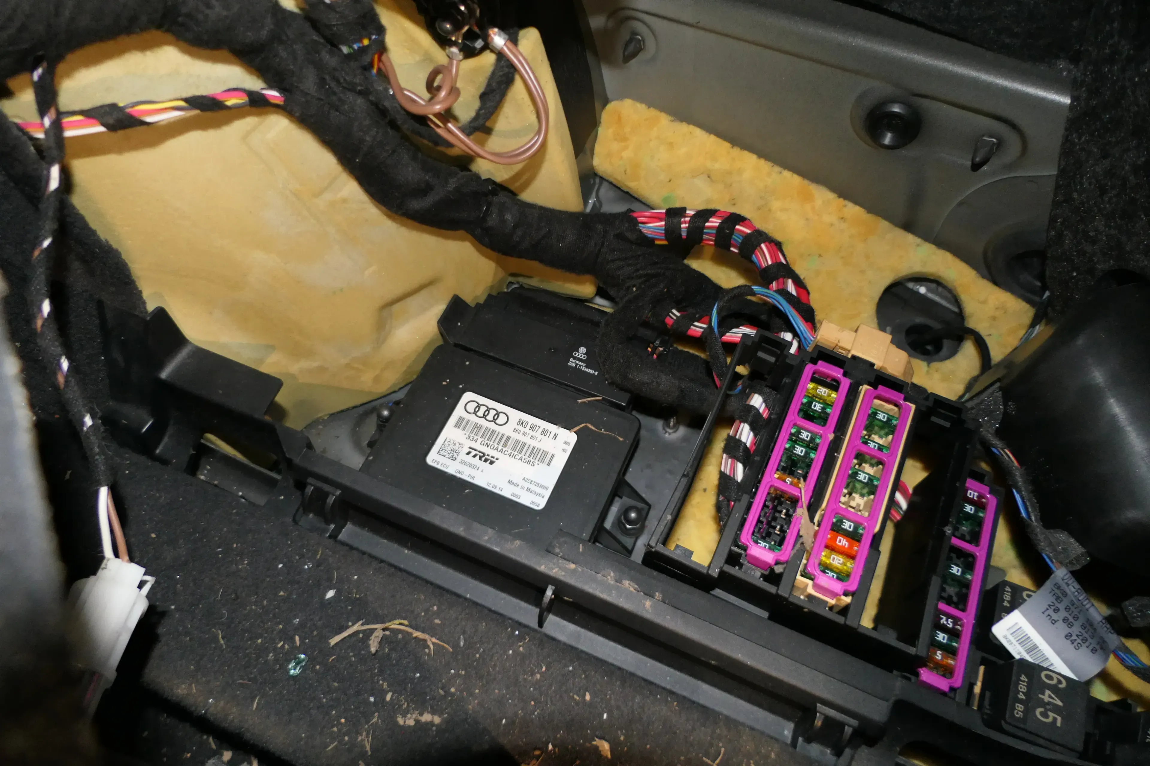 Audi A4 8K Steuergerät 8K0907801N /J Bremse Festellbremse Handbremse - Bild 1