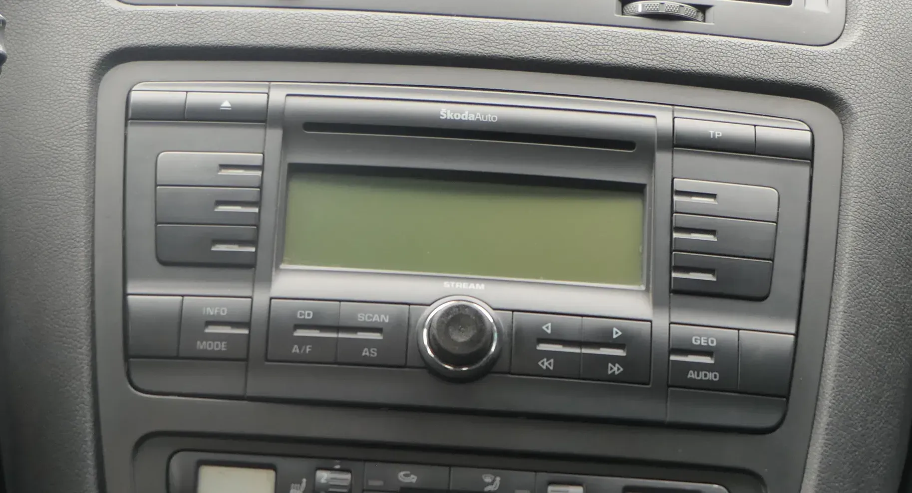 Skoda Octavia 1Z Radio CD- Player AAO600002A mit Code MP3 SkodaAuto Stream - Bild 1