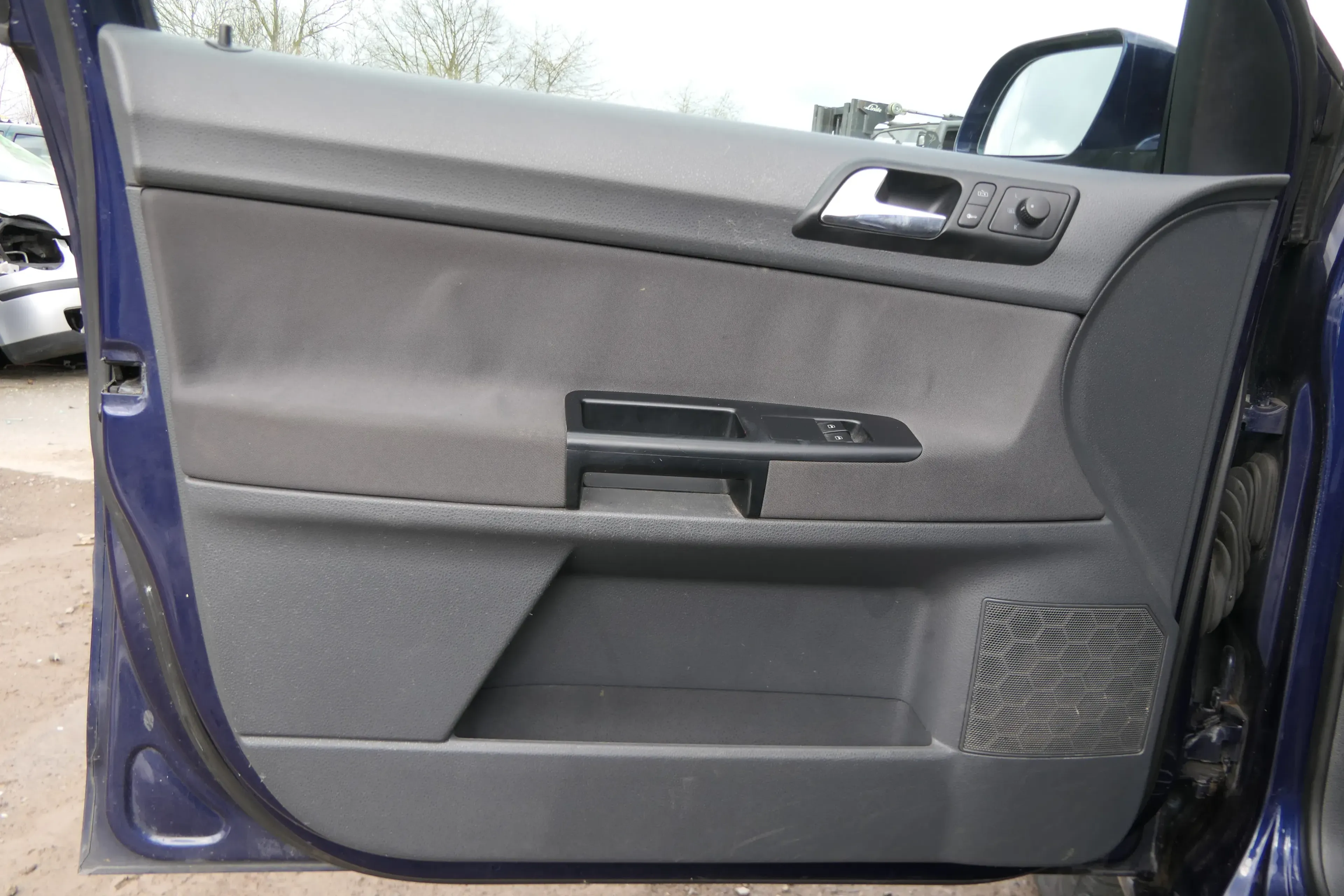 1x VW Polo 9N 9N3 Türverkleidung Verkleidung Tür vorne links  4/5-Türer dunkel - Bild 1