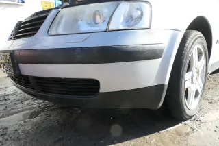 VW Passat 3B Stoßstange vorne Frontstoßstange Stoßfänger vorn silber LB7Z  - SWR - Bild 4