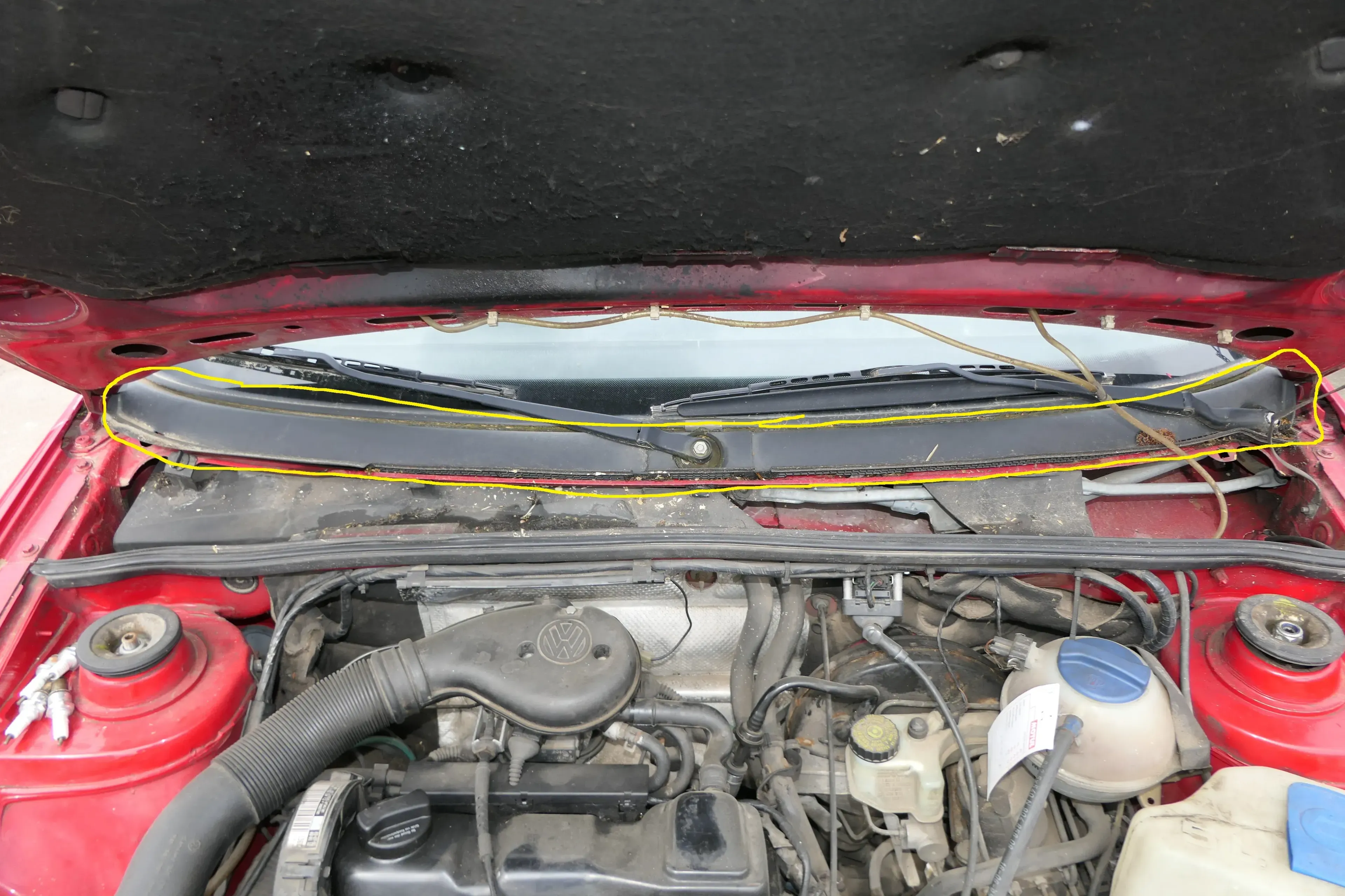 2x VW Passat 3A Abdeckung Wasserkasten Wasserabweiser rechts + links - Bild 1