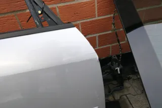 Audi A2 8Z Tür vorne rechts silber LY7W - mit Rahmen - Bild 2