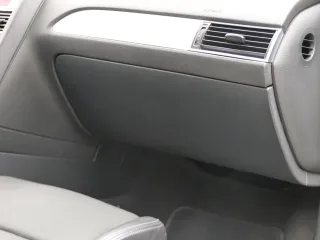 Audi A6 4F Handschuhfach Griff für Handschuhfachdeckel Deckel Klappe schwarz - Bild 1