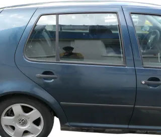 VW Golf 4 Limousine Tür hinten rechts grün LC6X  (KEINkombi) ohne Anbauteile - Bild 1