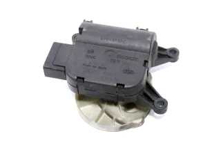 Audi A4 8E Stellmotor für Heizung Temperatur 8E1820511C 8E1820511K - Bild 1