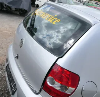 VW Fox 5Z Heckklappe Kofferraumklappe Klappe hinten + Scheibe silber LA7W - Bild 2