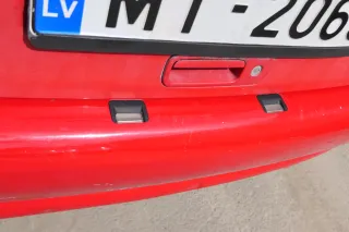 VW Polo 6N Stoßstange hinten 2-geteilte Heckstoßstange rot LP3G Stoßfänger - Bild 3