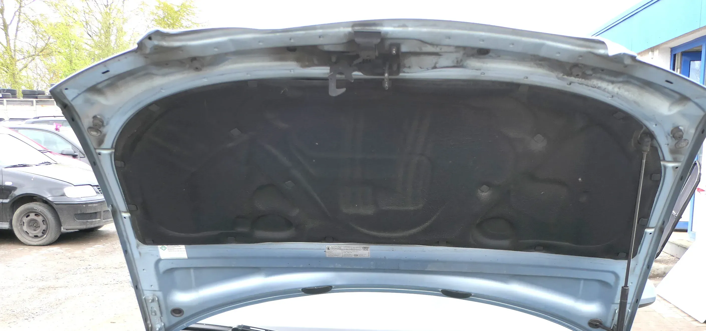 Audi A4 8E B6 Dämpfung Motorhaube Dämmung Motorhaubendämmung TDI Dämmmatte - Bild 1