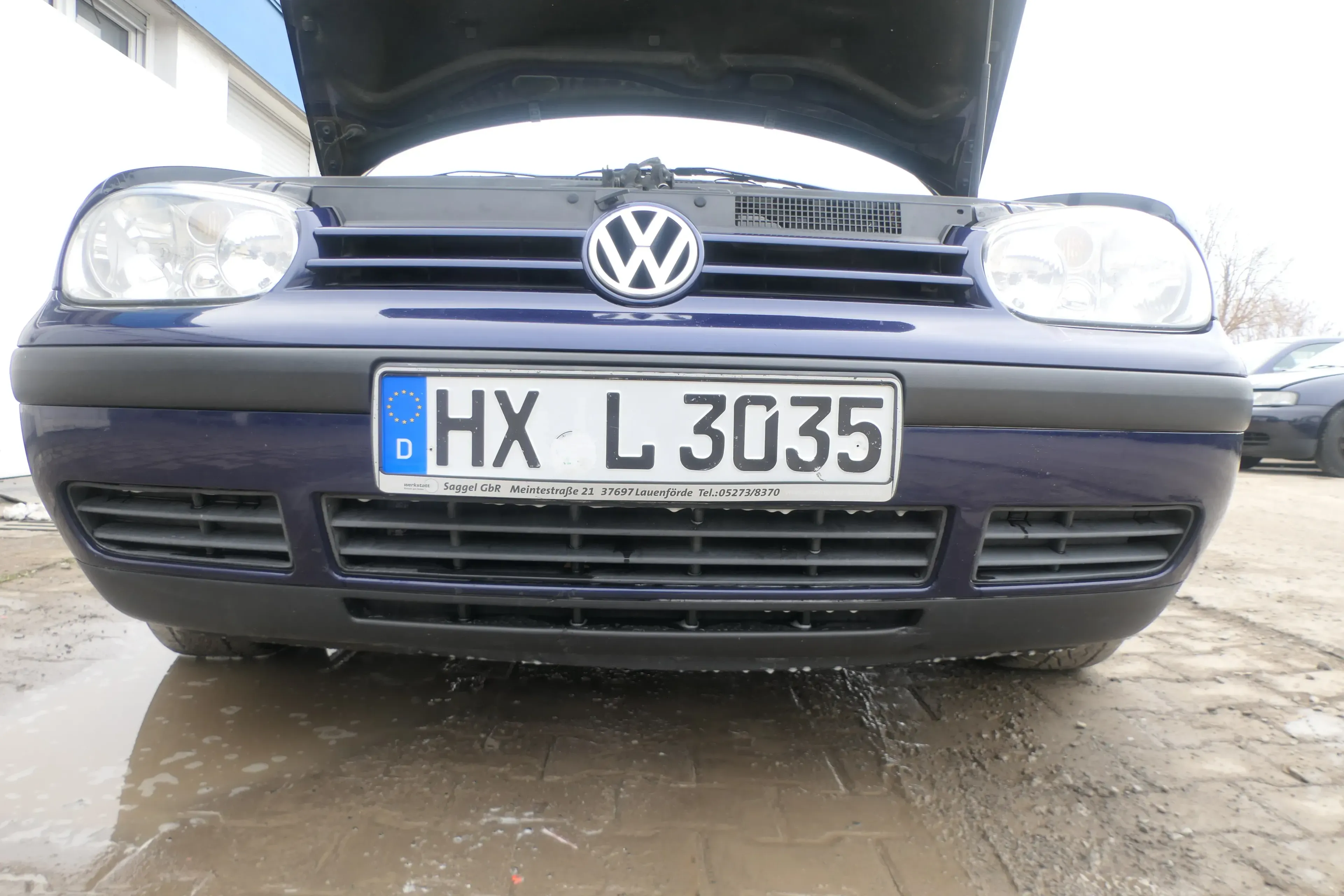 VW Golf 4 Stoßstange vorne Stoßfänger vorn vorne blau LB5N indigoblau blau indig - Bild 1