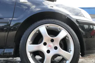 VW Polo 6N2 Kotflügel vorne rechts schwarz L041 (bis untern Schweller - Bild 3