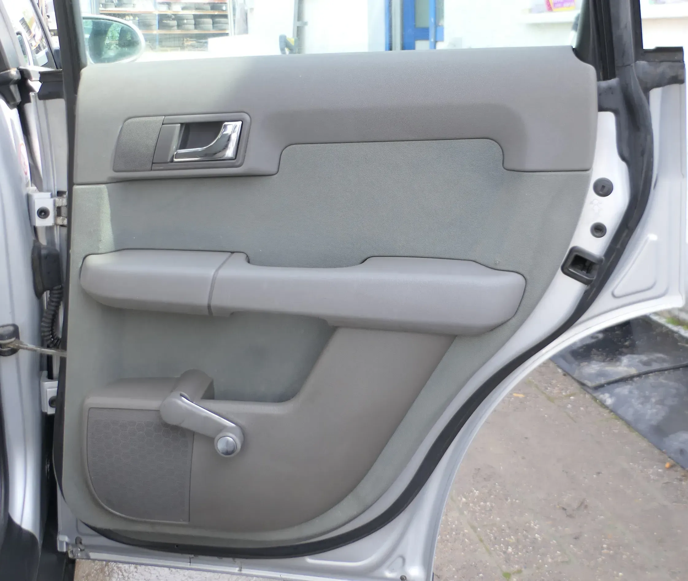 Audi A2 8Z Türverkleidung Verkleidung Tür hinten rechts swing dunkelgrau - Bild 1