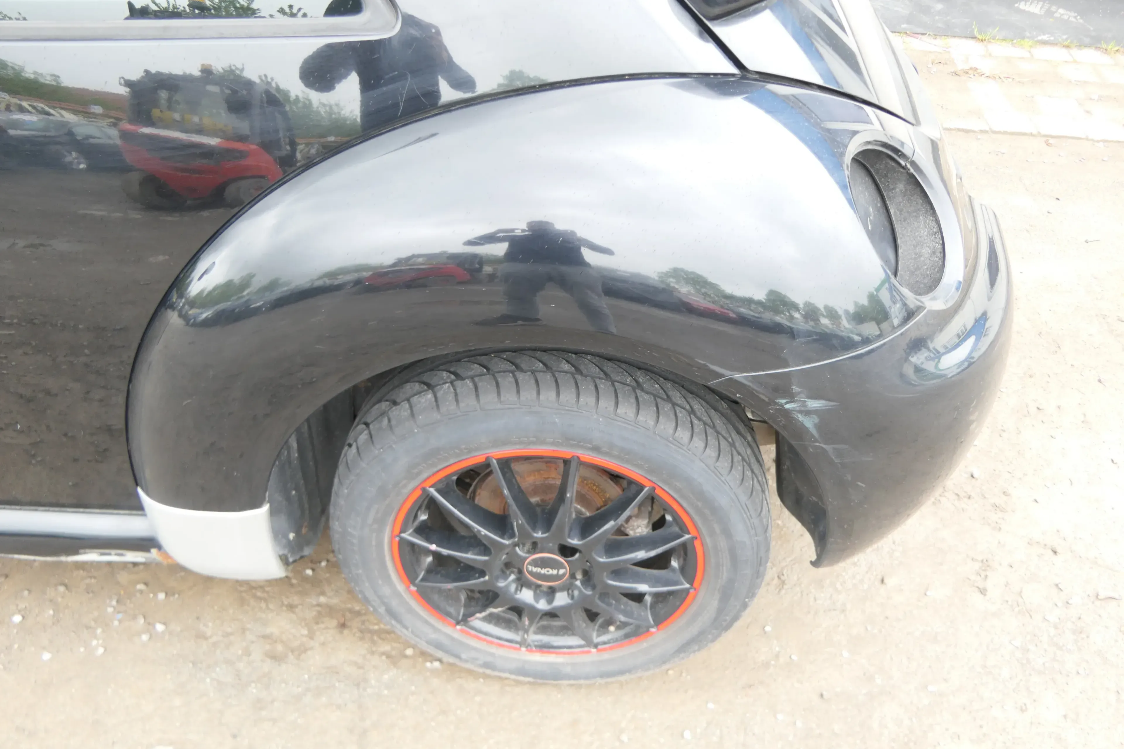VW New Beetle 9C Kotflügel hinten links schwarz L041 1C0821301F - Bild 1