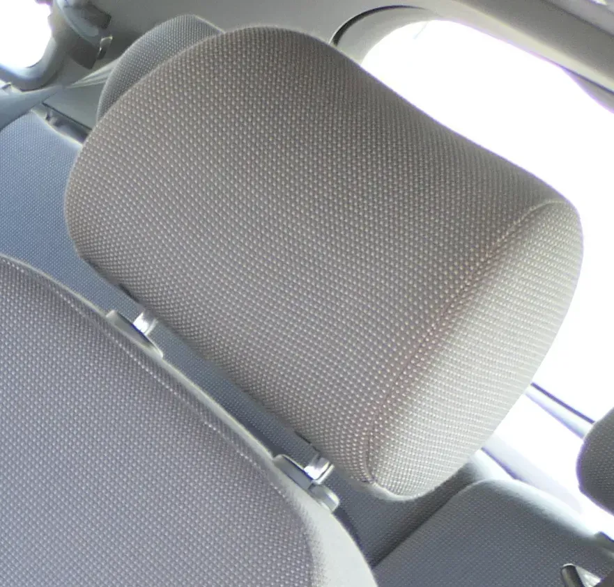 1x Audi A3 8L Kopfstütze vorne oder hinten (rechts / links) schiefer grau - Bild 1