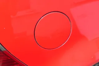VW Golf 4 Limousine Tankdeckel Deckel Tank Tankverschluß rot LY3D - Bild 4