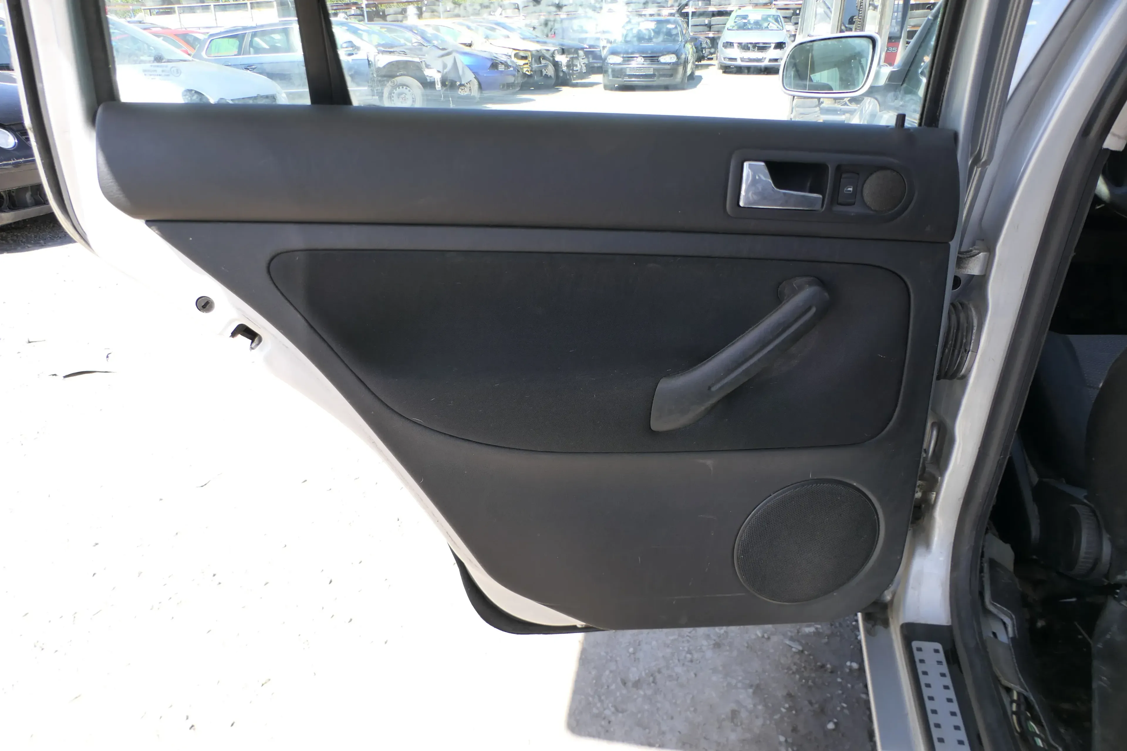 1x VW Golf 4 1J Kombi Türverkleidung Verkleidung Tür hinten links schwarz - Bild 1